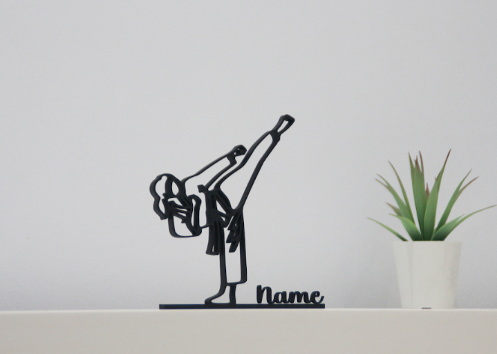 Figura 3D personalizada de karate impresa en 3D