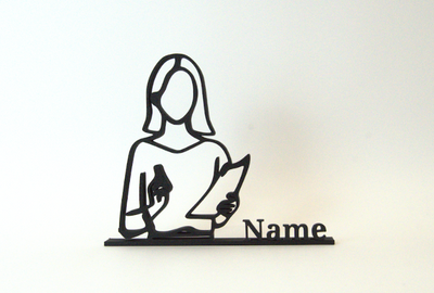 Figura 3D personalizada de profesora impresa en 3D